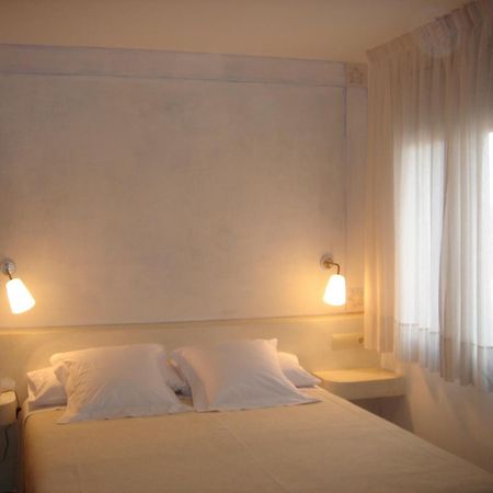 Hotel Carmen Roses Ngoại thất bức ảnh