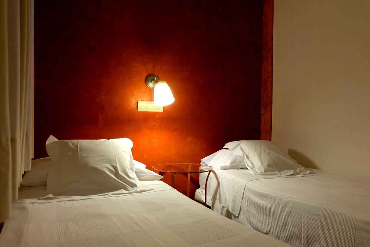 Hotel Carmen Roses Ngoại thất bức ảnh