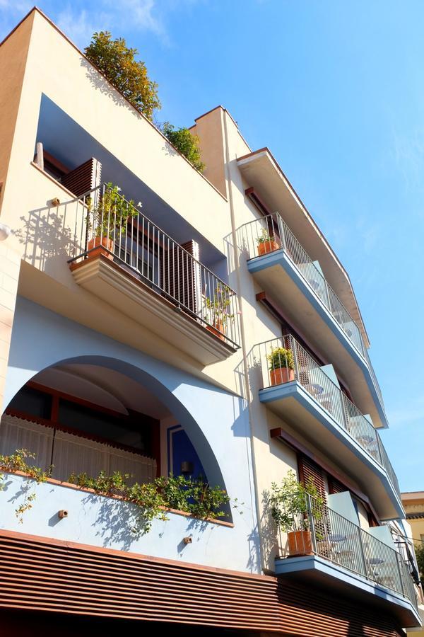 Hotel Carmen Roses Ngoại thất bức ảnh