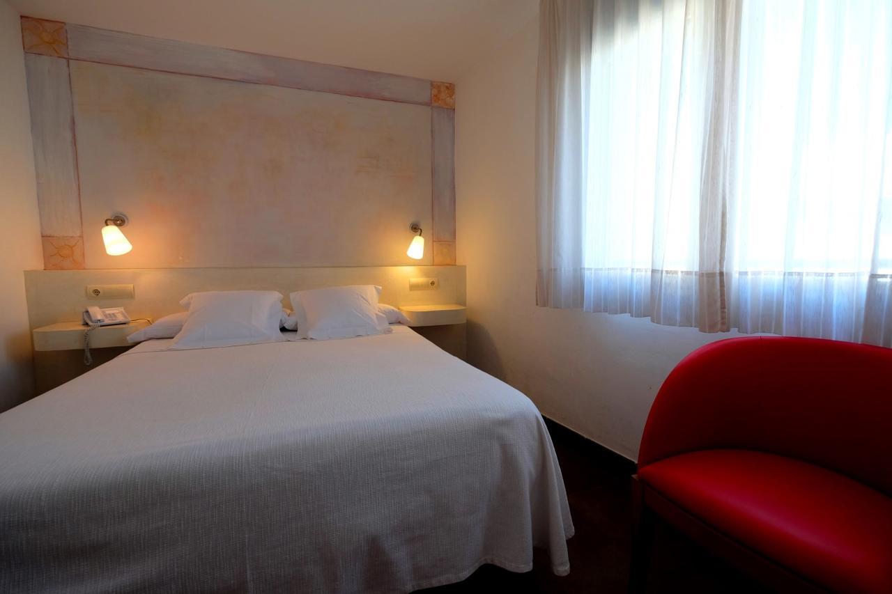 Hotel Carmen Roses Ngoại thất bức ảnh