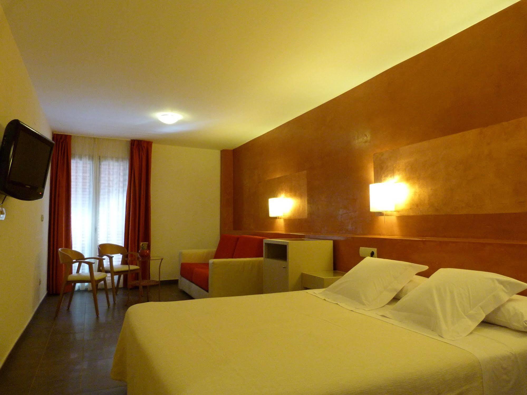 Hotel Carmen Roses Ngoại thất bức ảnh